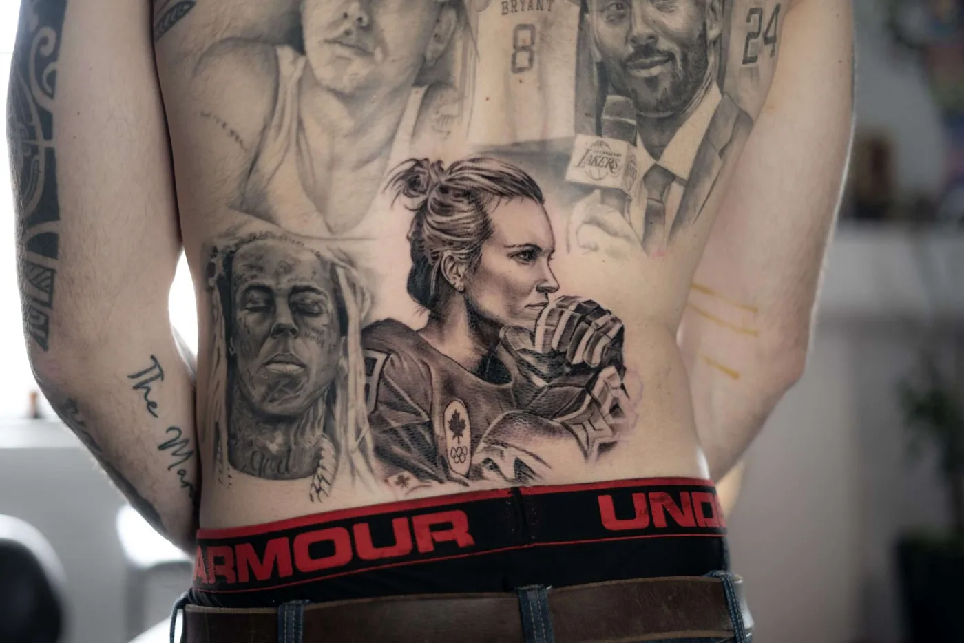 Dos, portraits réalistes icônes sportives — Nima Tattoo Montréal